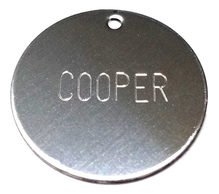 Placa ID grabada estilo charm