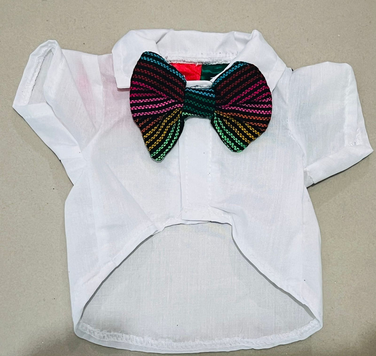 Camisa con bandera y moño patrio